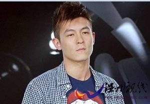 陳冠希親口宣布正式復出，網友評論不一