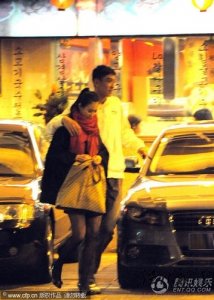 張博否認機場曾牽手翟凌 澄清戀人關系稱只是好友