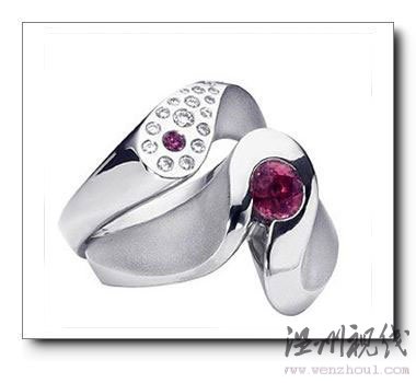 簡潔現(xiàn)代型訂婚戒指 Liz Tyler 出品 