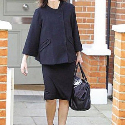 全世界最會穿衣服的第一夫人英首相夫人被狗仔拍到