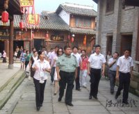 媒體稱毛新宇獲晉升 成中國最年輕少將 毛新宇要減