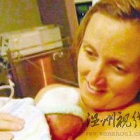 母愛戰勝死神:澳洲母親撫摸被宣告死亡嬰兒2小時將