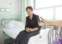 蔬菜店主拿掃帚嚇唬城管執法被群毆