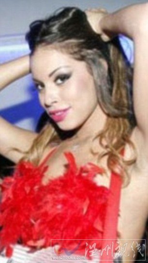 老貝被曝包養(yǎng)17歲嫩模豪禮物贈送警局撈人(圖)