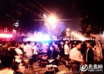 獄警打人惹眾怒 濟南獄警街頭打人遭圍堵經查是司法