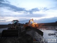 新疆青河突降暴雨暴發(fā)山洪 駐地武警火速趕往現(xiàn)場救