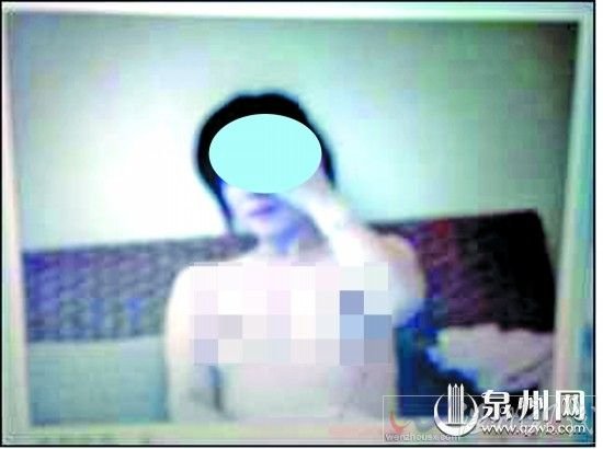 石獅版富商找個(gè)餐飲店老板娘不穿衣服搞動(dòng)作丟人現(xiàn)眼