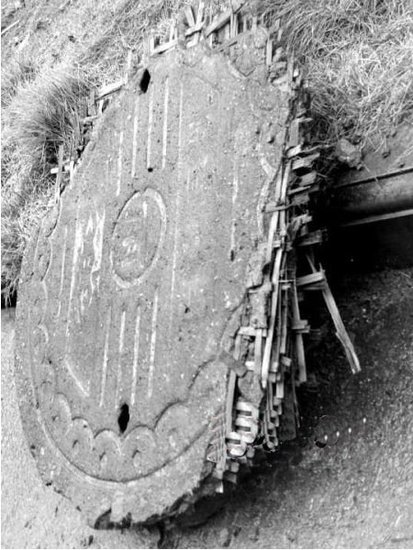 江西瑞昌地震安置房發(fā)現(xiàn)竹篾井蓋和紙板單元門