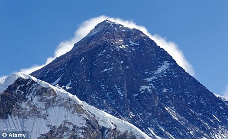 全球變暖可能導(dǎo)致珠穆朗瑪峰難攀登