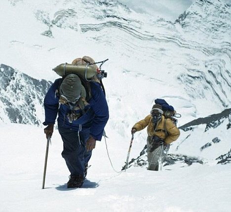 全球變暖可能導(dǎo)致珠穆朗瑪峰難攀登