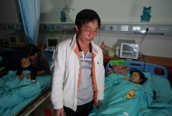 大竹縣月華鄉留守媽媽唐成芳帶3個孩子服農藥自殺