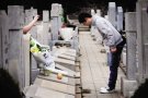 代理掃墓業(yè)務(wù)被指“糊弄鬼” 實在不能親自掃墓雇人