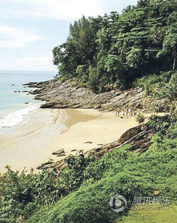 潘霜霜在泰國普吉島拍攝《貓人女王》外景，遭遇泰國普吉島海嘯
