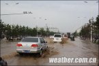 28日吉林遼源出現(xiàn)強(qiáng)降雨 市區(qū)部分路段出現(xiàn)積水