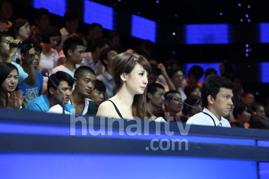 孫明明擁吻柳巖