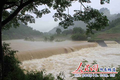 26日強降雨襲擊湘西北 湖南已啟動防汛四級響應(yīng)