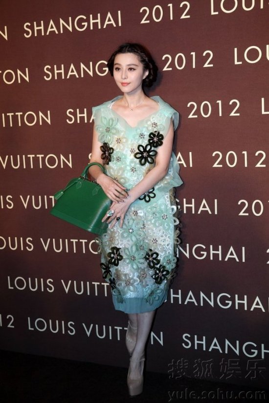 范冰冰紅唇索吻