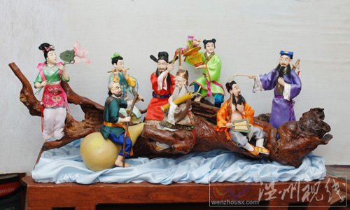 中國傳統(tǒng)民間工藝綢塑