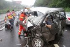 一家7口其中六口送大一新生報道途中遇車禍 一家7口