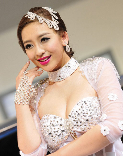 高三車(chē)展女神曹陽(yáng)