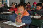 重慶冬天29年來最低氣溫 城口縣小學生上課用塑料瓶
