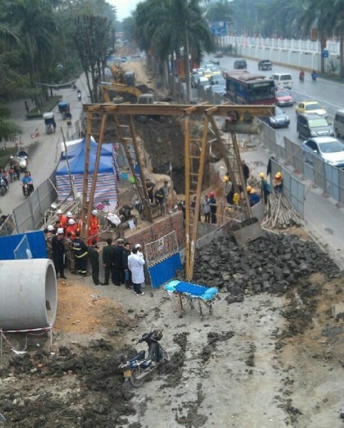 南寧地鐵塌方報道有誤，發(fā)生塌方事故的是南寧市政污水管線工地