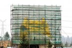 河南洛陽大背頭彌勒佛整容中 大背頭彌勒佛的頭被摘