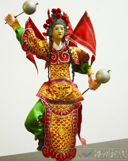 中國傳統(tǒng)民間工藝綢塑