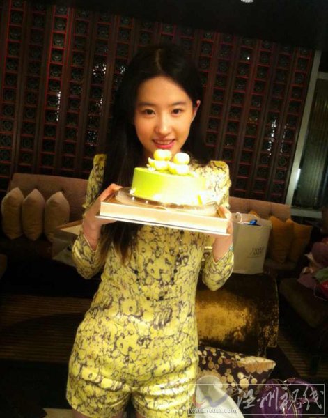 劉亦菲26歲慶生照片