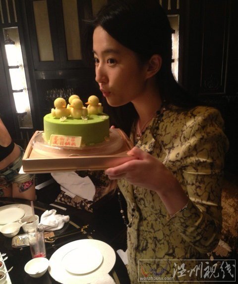 劉亦菲26歲慶生照片