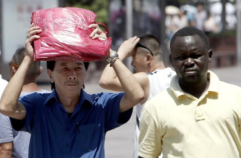 上海立秋高溫依舊 預(yù)計今天最高溫可達(dá)40℃