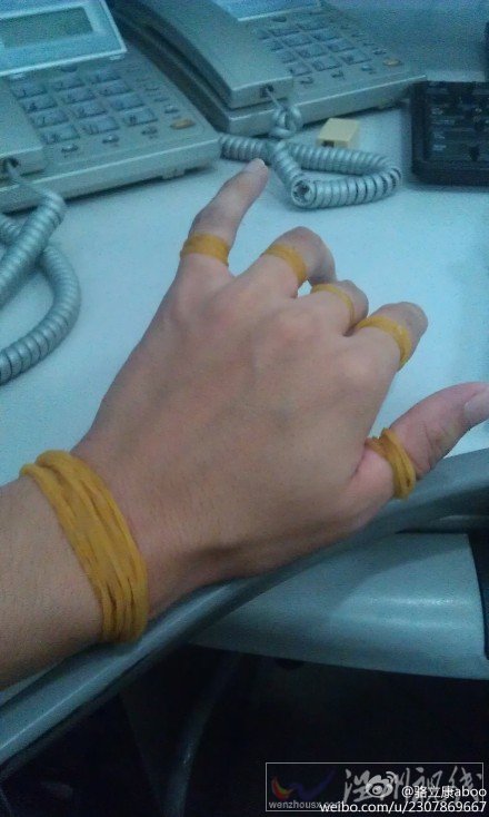 炫富作品亮瞎眼不要放棄治療啊 微博炫富大賽你參加了嗎