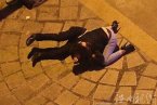 女漢子將男友放倒 成都青羊區(qū)情侶打架女方將男友制