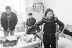 四川訛人老太哭訴自己被撞倒 事實(shí)是否老太自己摔倒