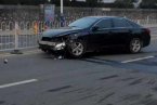 四會車禍 21日上午廣東四會光明大道一輛轎車撞上護