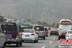 韶關高速排起二十多公里車龍 春運期間韶關京港澳高