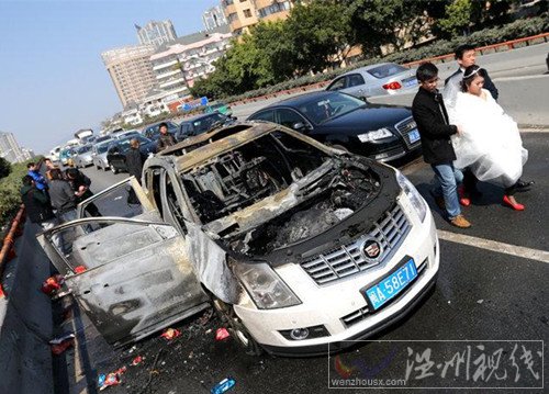 福州婚車高架橋上自燃
