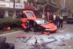 蕪湖路交通事故 合肥蕪湖路一輛豪車與公交車發生相