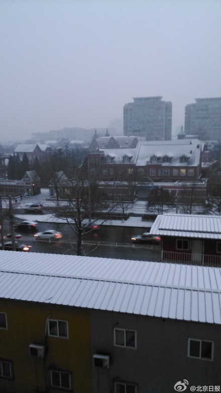 7日凌晨北京下雪了 北京迎來(lái)了今冬首場(chǎng)降雪