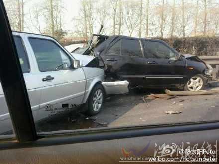 北京機(jī)場高速車禍現(xiàn)場