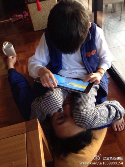 張智霖兒子照片 張智霖和張慕童照片