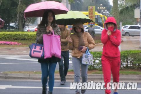 ?？谝蝗諆?nèi)降溫14℃ 低溫雨水齊上陣