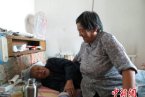 阿婆照顧癱瘓丈夫40年 愛是陪伴與責任