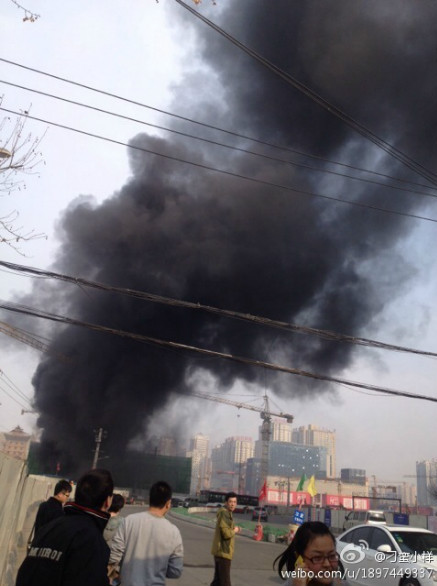 西安南門外工地著火