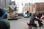 鄭州秦嶺路化工路路口車禍 一槽罐車與電瓶車相撞