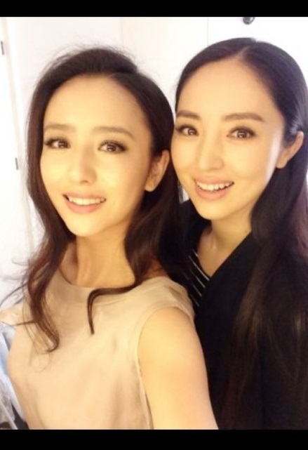 董璇和佟麗婭長(zhǎng)的像 網(wǎng)友懷疑是同一個(gè)醫(yī)生整容