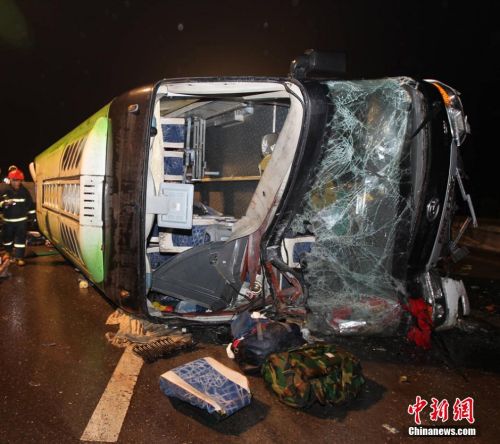 重慶黔江車禍現(xiàn)場(chǎng)圖片