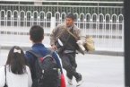 劉德華南昌火車站演農民工被保安驅逐 劉德華新片《