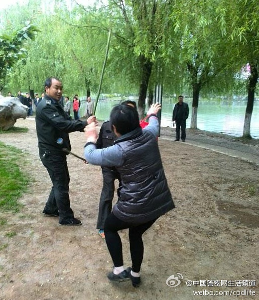 合肥城管持棍棒圍毆游客