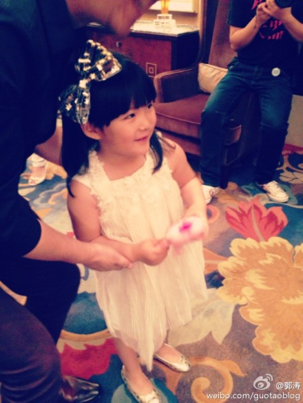 吳京謝楠婚禮上 王詩齡石頭當花童